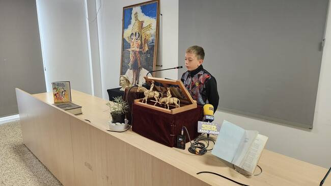 Manuel Jesús, alumno del colegio 'Dr. Fleming' que iniciaba la lectura