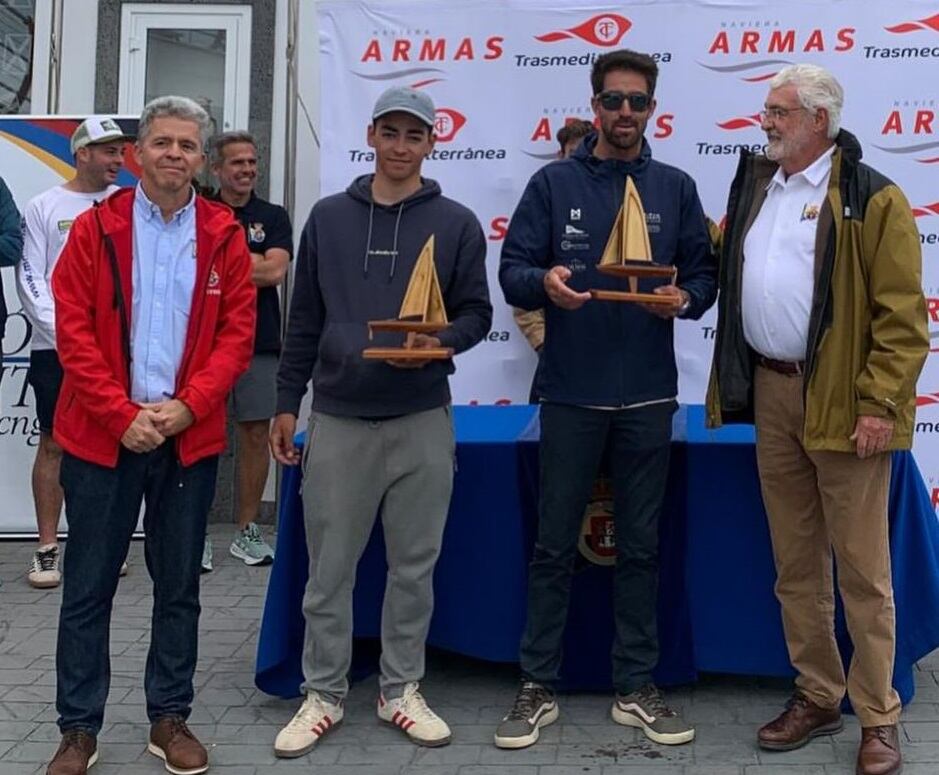 Alfredo González y Alonso Pérez en la tercera prueba del Circuito Canario de Snipe.