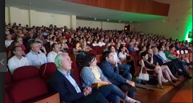 Público asistente en el teatro auditorio alcazareño en la primera edición del Foro