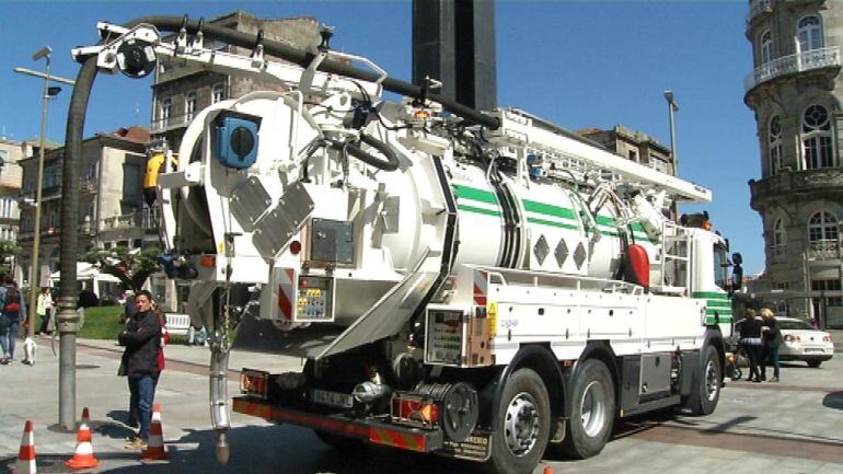Vigo cuenta con un nuevo camión de limpieza de alcantarillado