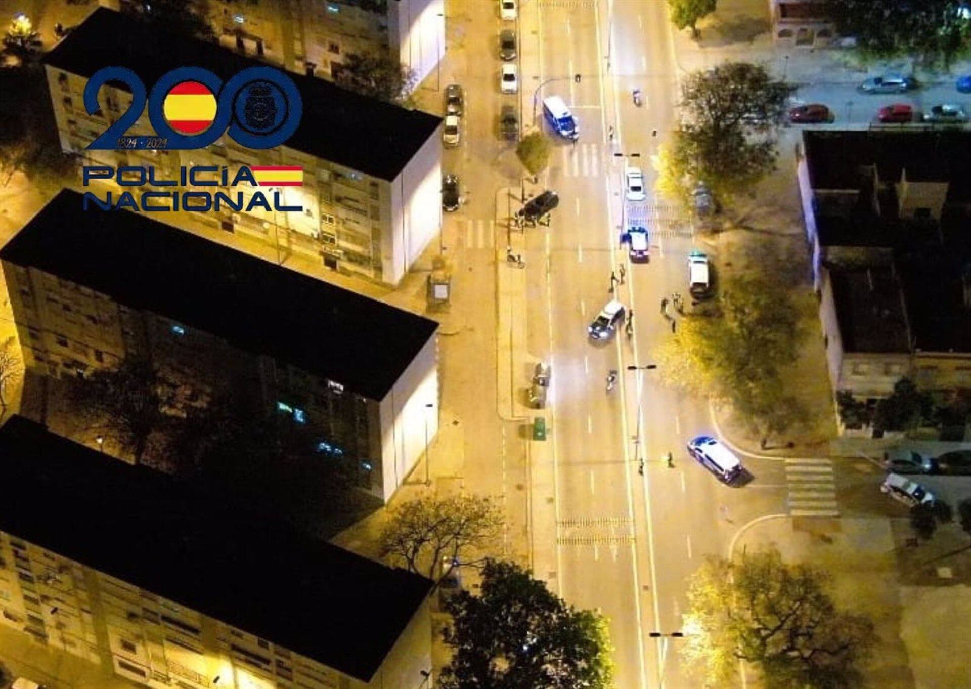 Imagen a través de un dron del dispositivo contra las carreras ilegales en la avenida Blas Infante de Jerez