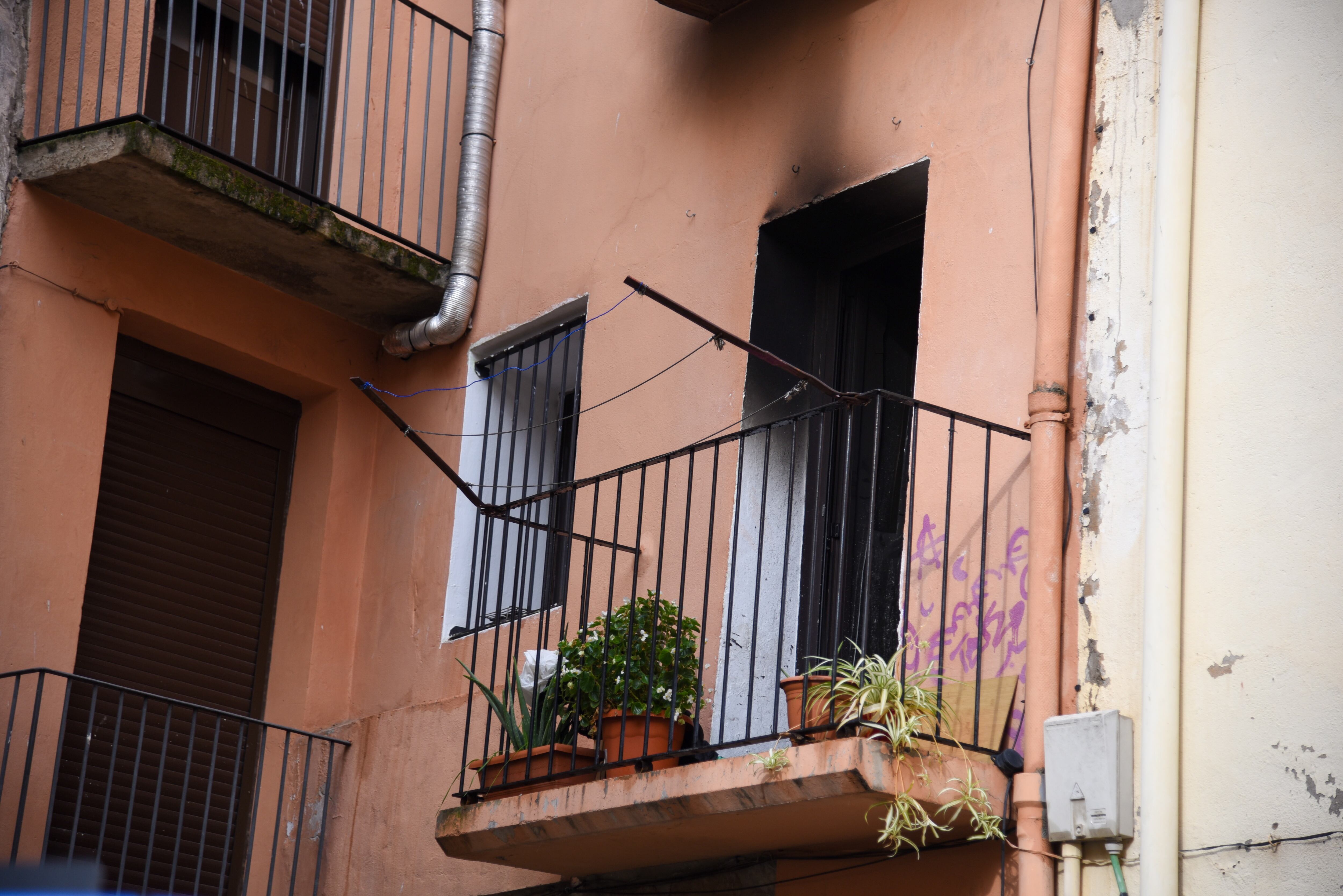 Quan els mossos van arribar al pis, l'acusat hi havia fugit