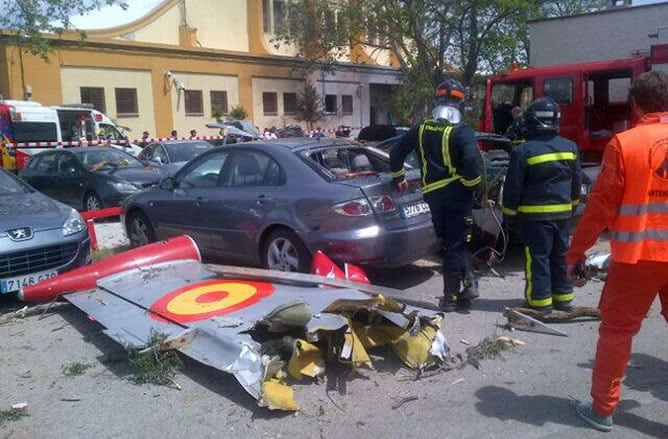 Restos de la avioneta estrellada en Cuatro Vientos