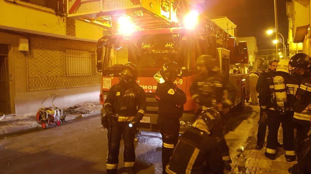 Fallece la mujer herida en el incendio de una vivienda en Martos