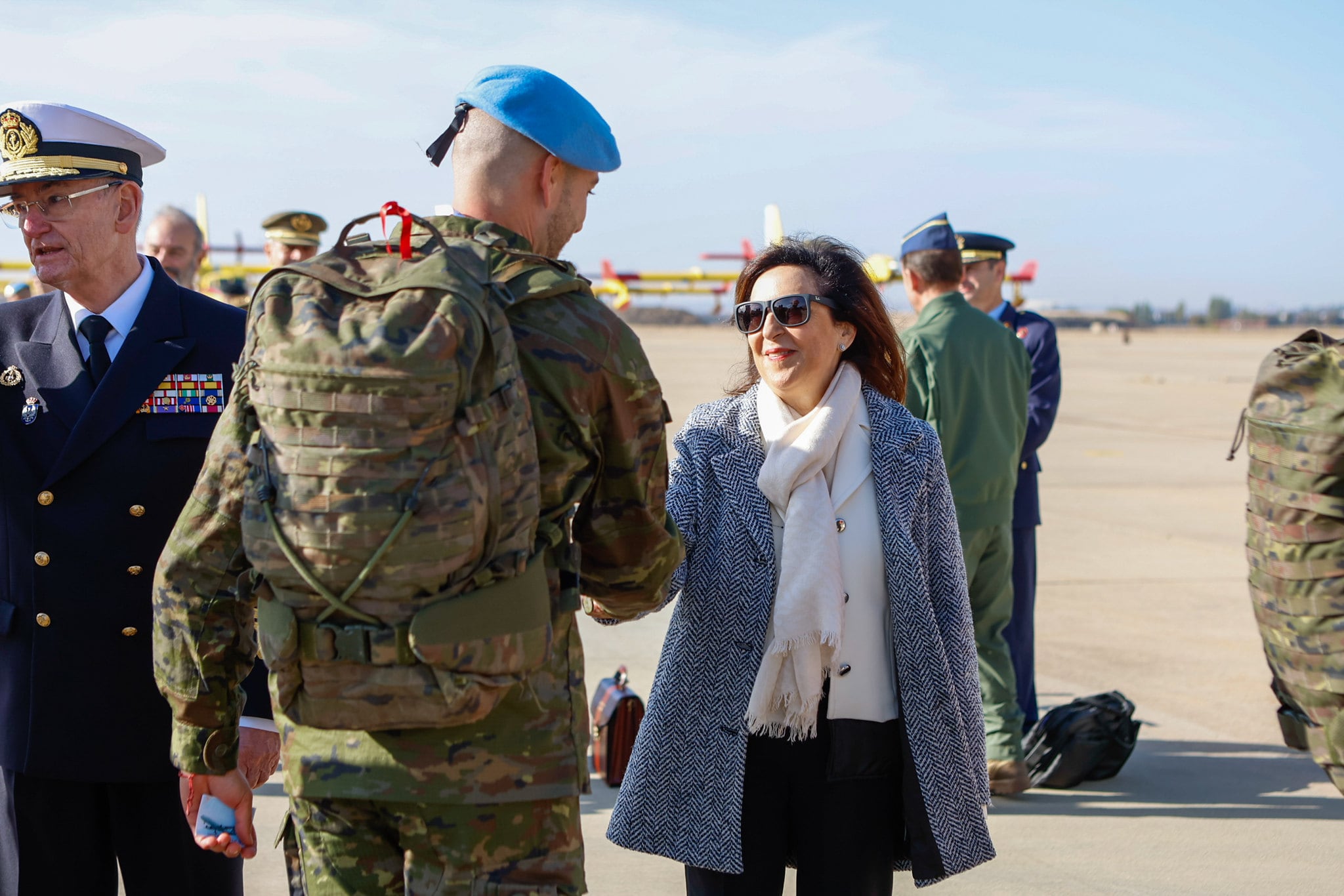 La ministra de Defensa, Margarita Robles, despide a los militares cordobeses que parten hacia El Líbano