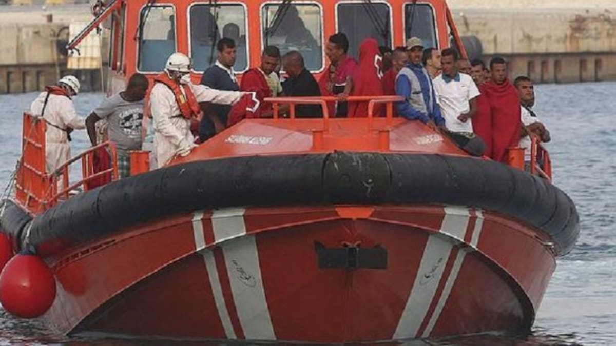 16 inmigrantes han sido localizados en dos pateras en la costa murciana