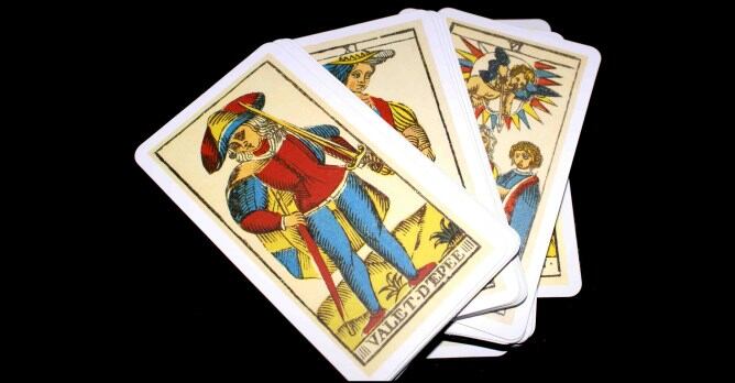 Detienen a seis teleoperadores de videncia y tarot que hacían chantaje a sus clientes