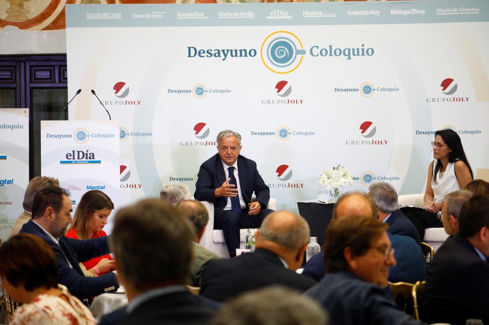 El presidente de la Diputación, Salvador Fuentes, durante un desayuno informativo de El Día de Córdoba