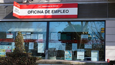 Fachada de una de las oficinas del paro de Móstoles