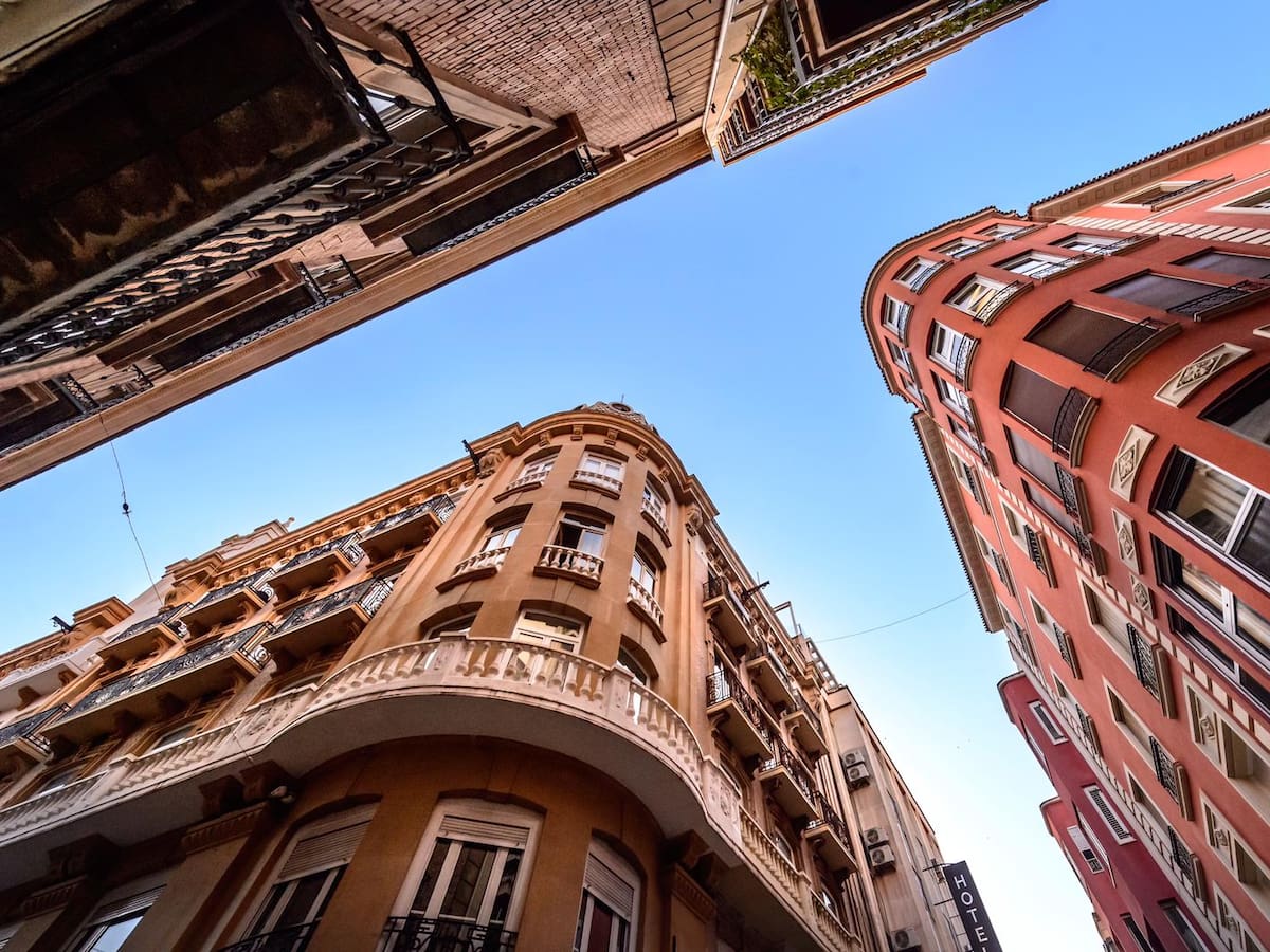 Día Mundial de la Radio: una mirada hacia el cielo en la emblemática C/ Radio Murcia