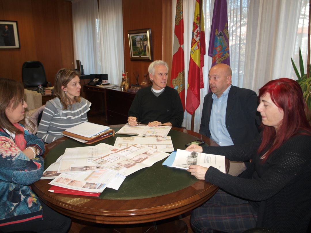 Reunión en la delegación territorial de la Junta en Palencia