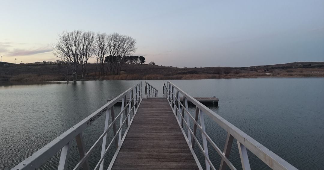 Embarcadero en el área recreativa de Campos del Paraíso (Cuenca).