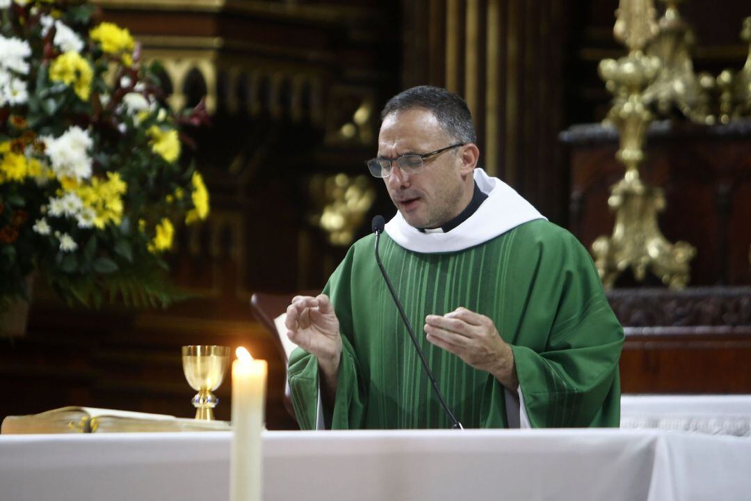 Imagen de un párroco