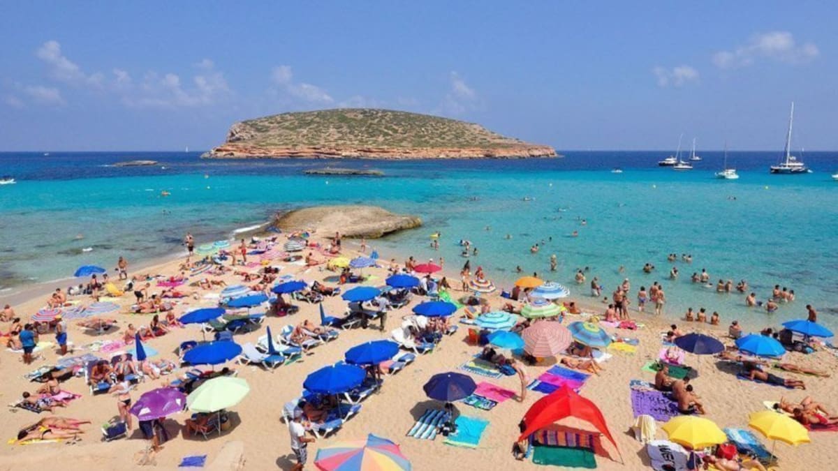 Sant Josep controlará el aforo de Cala Bassa y Platges de Comte desde finales de julio