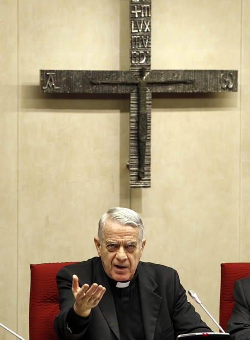 Federico Lombardi, durante la conferencia sobre la portavocía del Vaticano