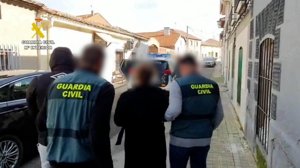 Cuatro personas fueron detenidas por la Guardia Civil, como consecuencia de las investigaciones