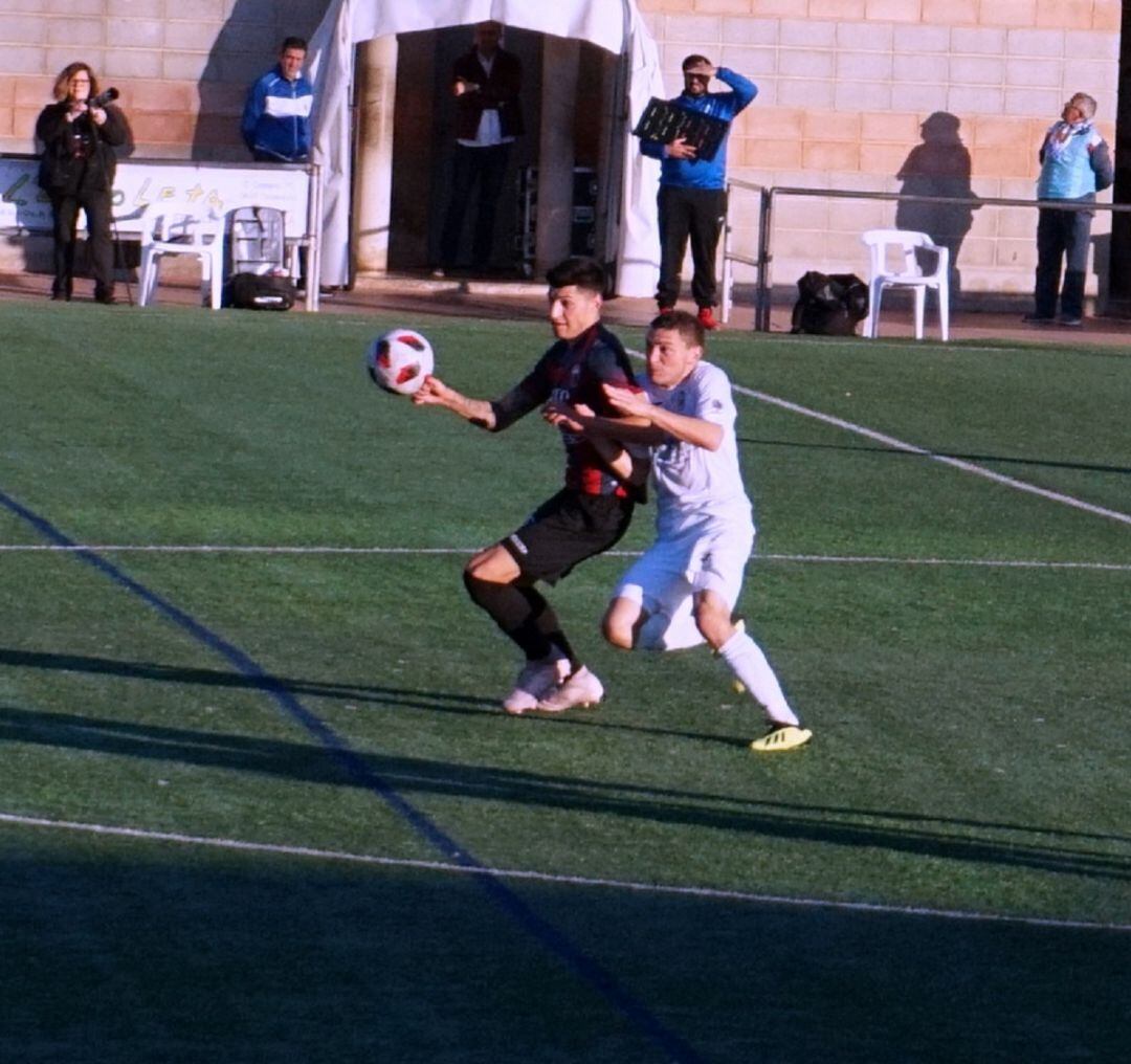 El partido tuvo una mitad para cada equipo