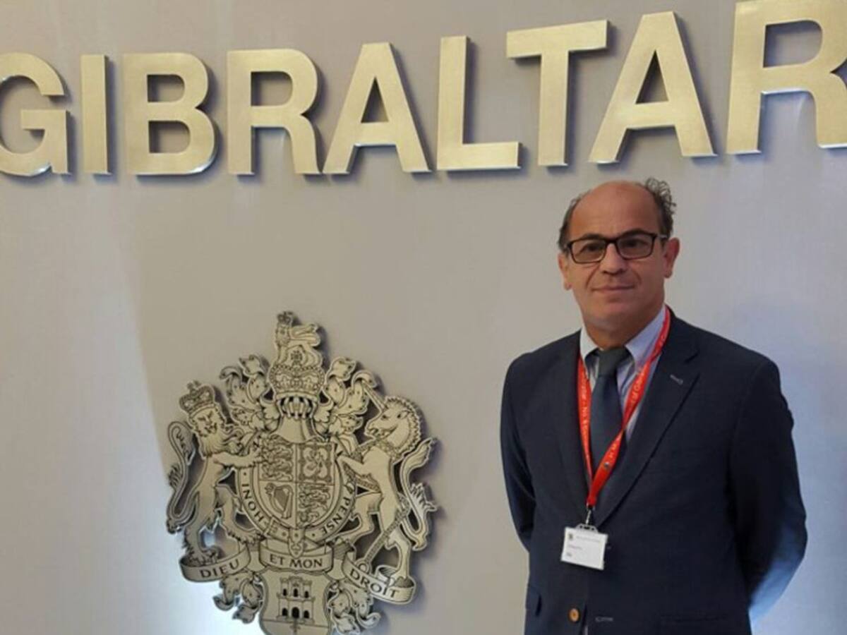 APYMELL entrega sus premios a Ubago y la Clínica Universal