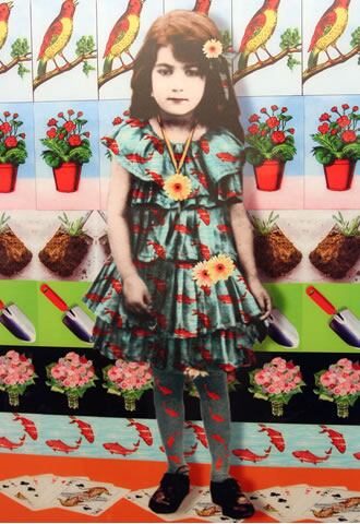 Imagen multicolor de una niña de la obra <i>Renovando el álbum familiar</i> de la artista Malakeh Nayimi. De la galería iraní Silk Road.