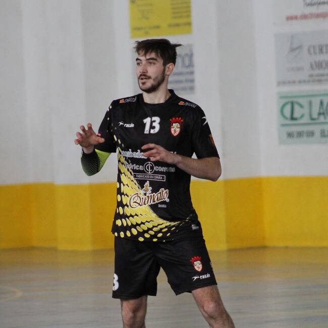 El Bm. Elda - C.E.E. se juega dos puntos muy importantes