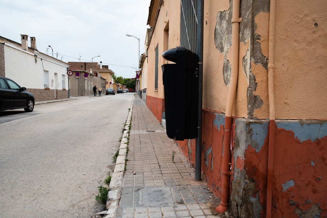 Estadod de deterioro en una de las calles de Villena