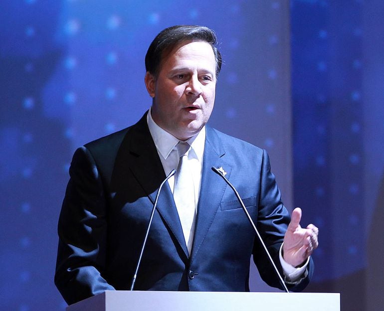 PAN212 CIUDAD DE PANAMÁ (PANAMÁ), 10/04/15. El presidente de Panamá, Juan Carlos Varela, habla en la inauguración hoy, viernes 10 de abril de 2015, de la VII Cumbre de jefes de Estado y de Gobierno de las Américas que se celebrará en la Ciudad de Panamá. 