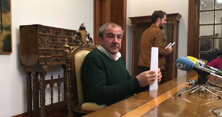 Darío Campos da cuenta de la puesta en funcionamiento de la Granja Gayoso Castro