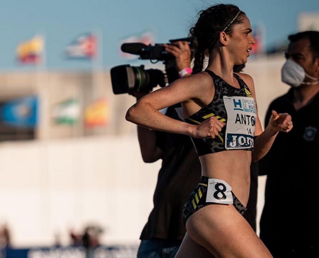 Celia Antón durante una de las pruebas que ha disputado esta temporada al aire libre.