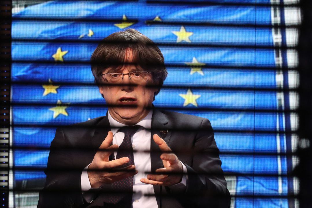 El expresidente de la Generalitat de Catalunya Carles Puigdemont durante la sesión plenaria en el Parlamento Europeo en la que la Eurocámara ha suspendido su inmunidad.