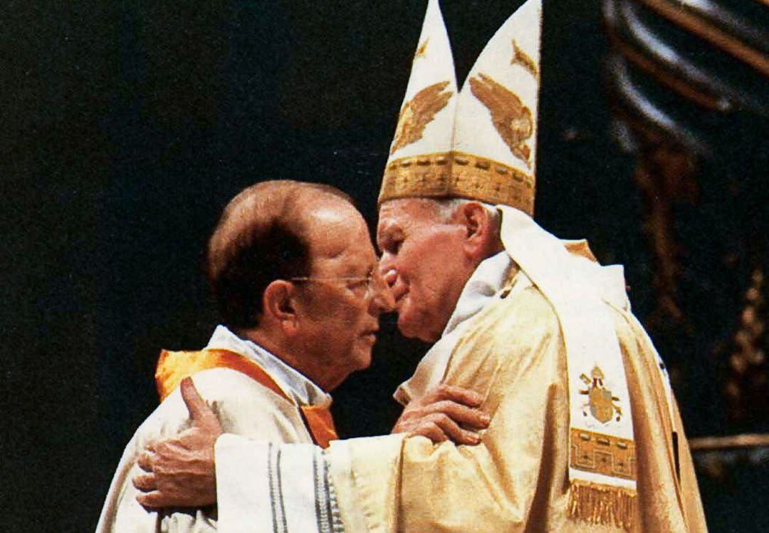 Marcial Maciel junto a Juan Pablo II en 1991