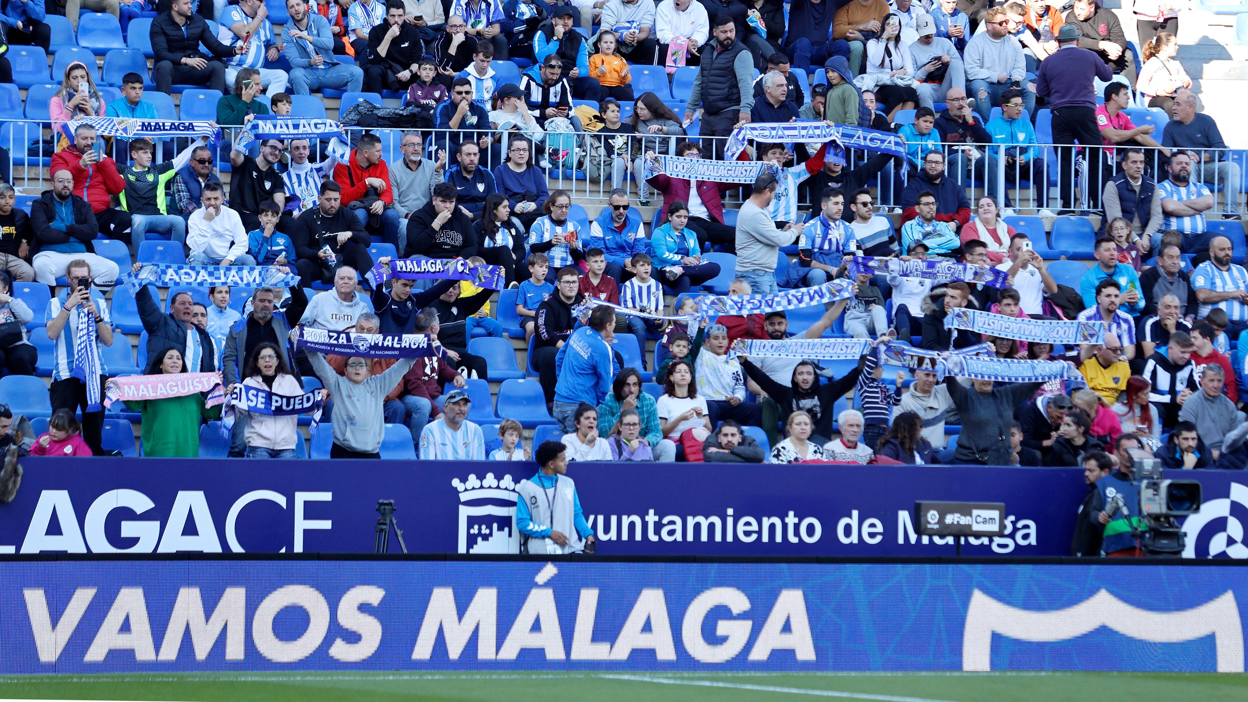 Aficionados del Málaga, durante un partido en La Rosaleda