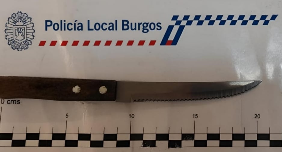 Cuchillo de cocina usado por el detenido para amenazar a los clientes del local