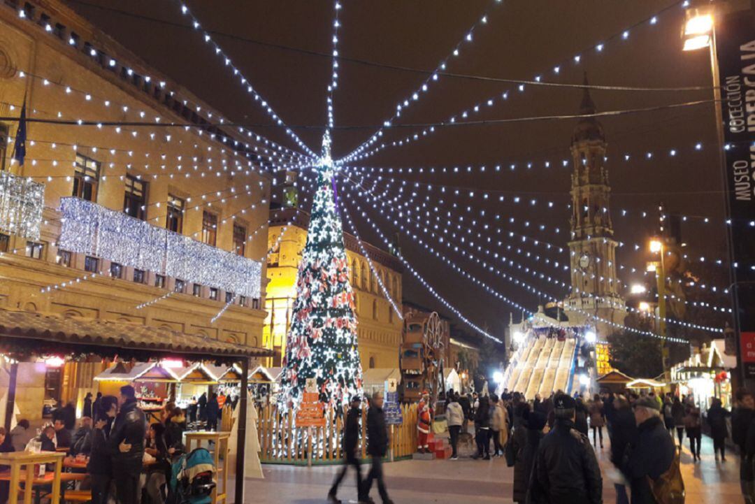 Mercado navideño en la Plaza del Pilar 