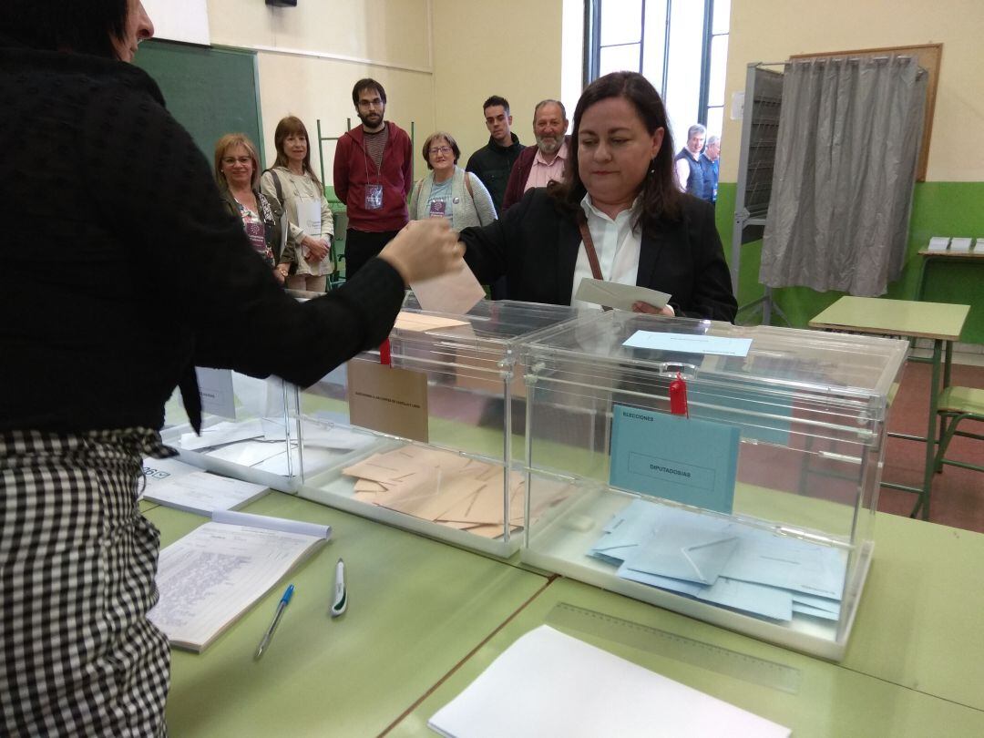 Sonia Ordóñez, candidata de Ganemos a la alcaldía de Palencia en el momento de la votación