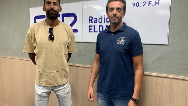 Remi Beltrán (D), entrenador del Eldense B, junto a Bruno Batista adjunto a la coordinación de la base azulgrana