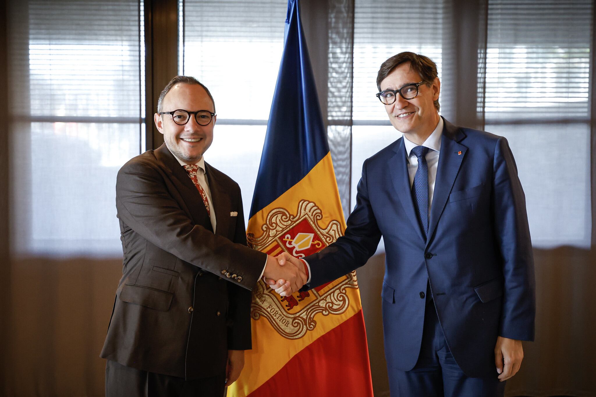 Xavier Espot i Salvador Illa a l'edifici administratiu del Govern en la primera visita oficial del president de la Generalitat de Catalunya a Andorra
