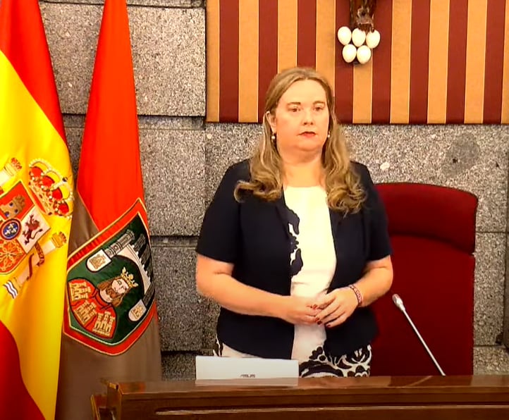 La alcaldesa de Burgos, Cristina Ayala, ha perdido la &#039;Cuestión de Confianza&#039; planteada al pleno con los votos de PSOE y Vox