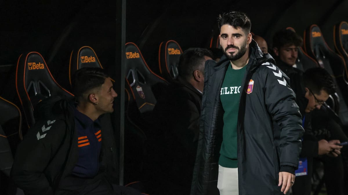 El Eldense abre la puerta de salida a Cris Montes, Alan Godoy y Sixtus Ogbuehi