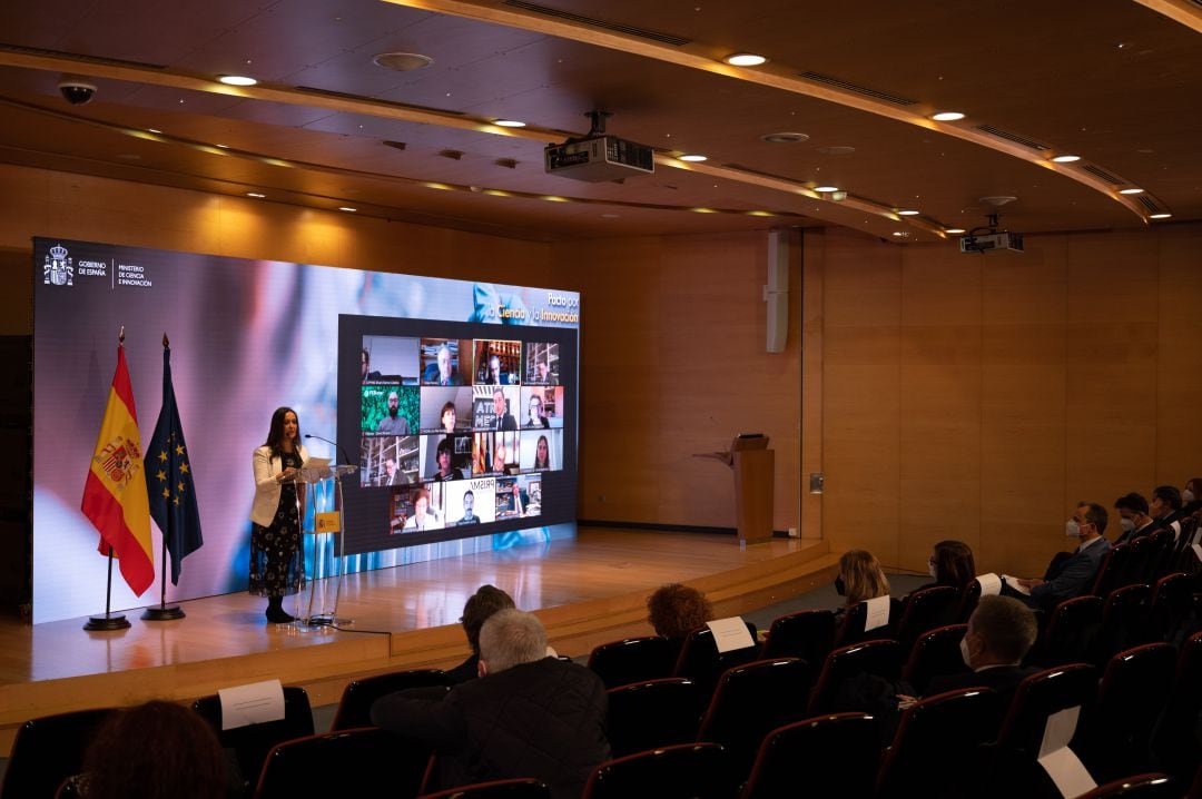 La directora del Cenieh en su intervención en el acto de presentación del Pacto por la Ciencia y la Innovación