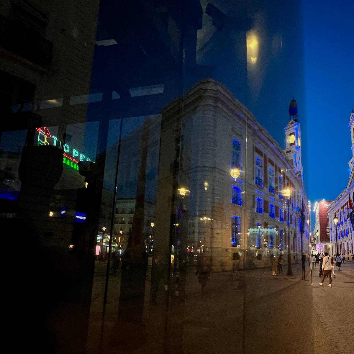 El castillo de Buitrago del Lozoya acoge el acto de izado de bandera por el Día de Europa