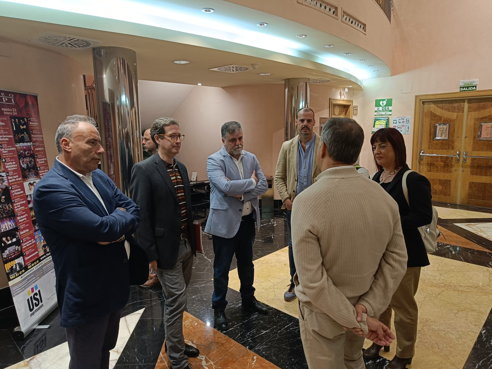 Momento de la reunión en el teatro Chapí