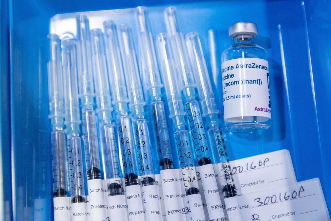 Jeringuillas preparadas para la administración de vacunas