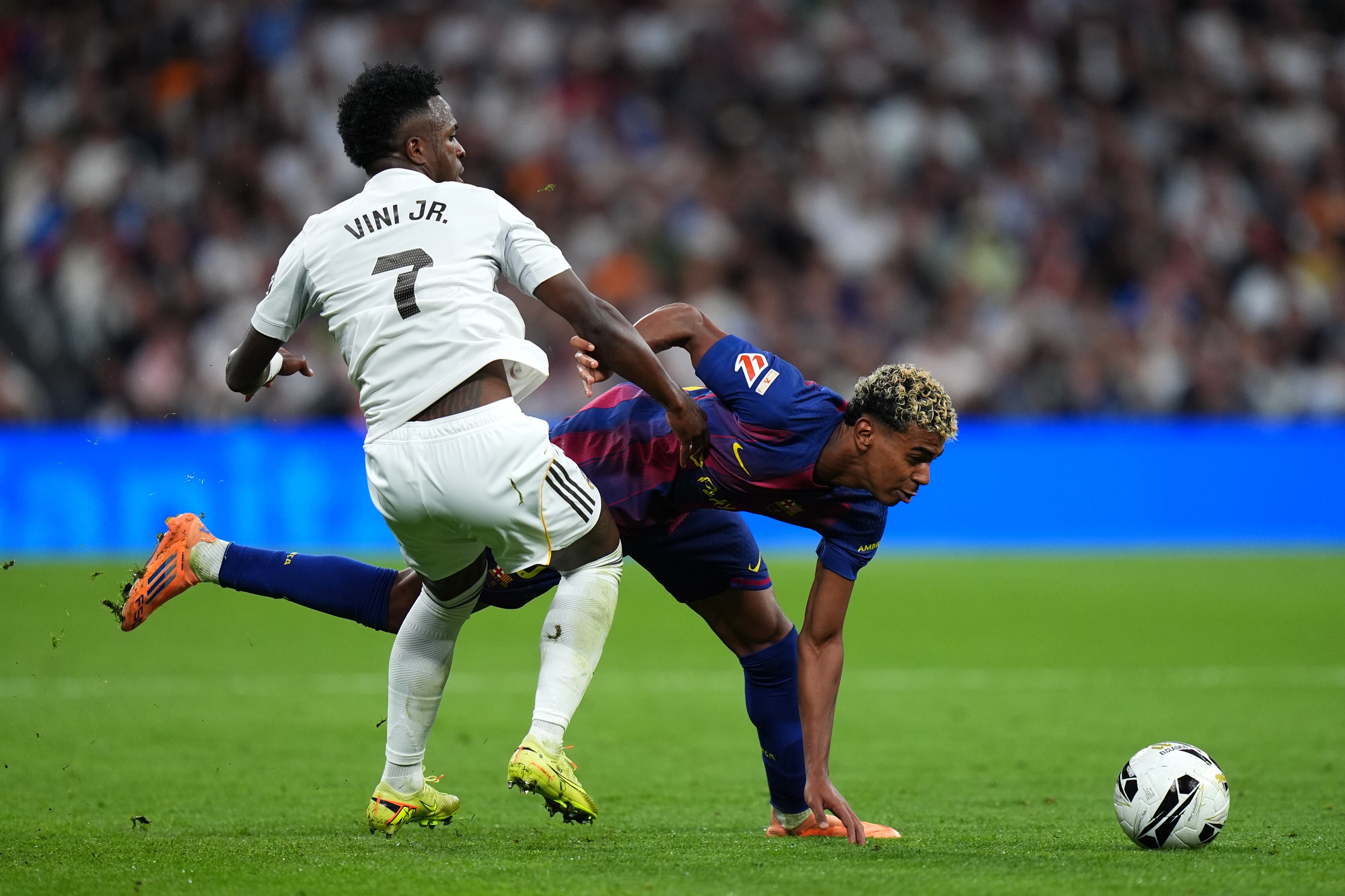 Imagen de archivo de Vinicius Júnior y Lamine Yamal en un 'Clásico'