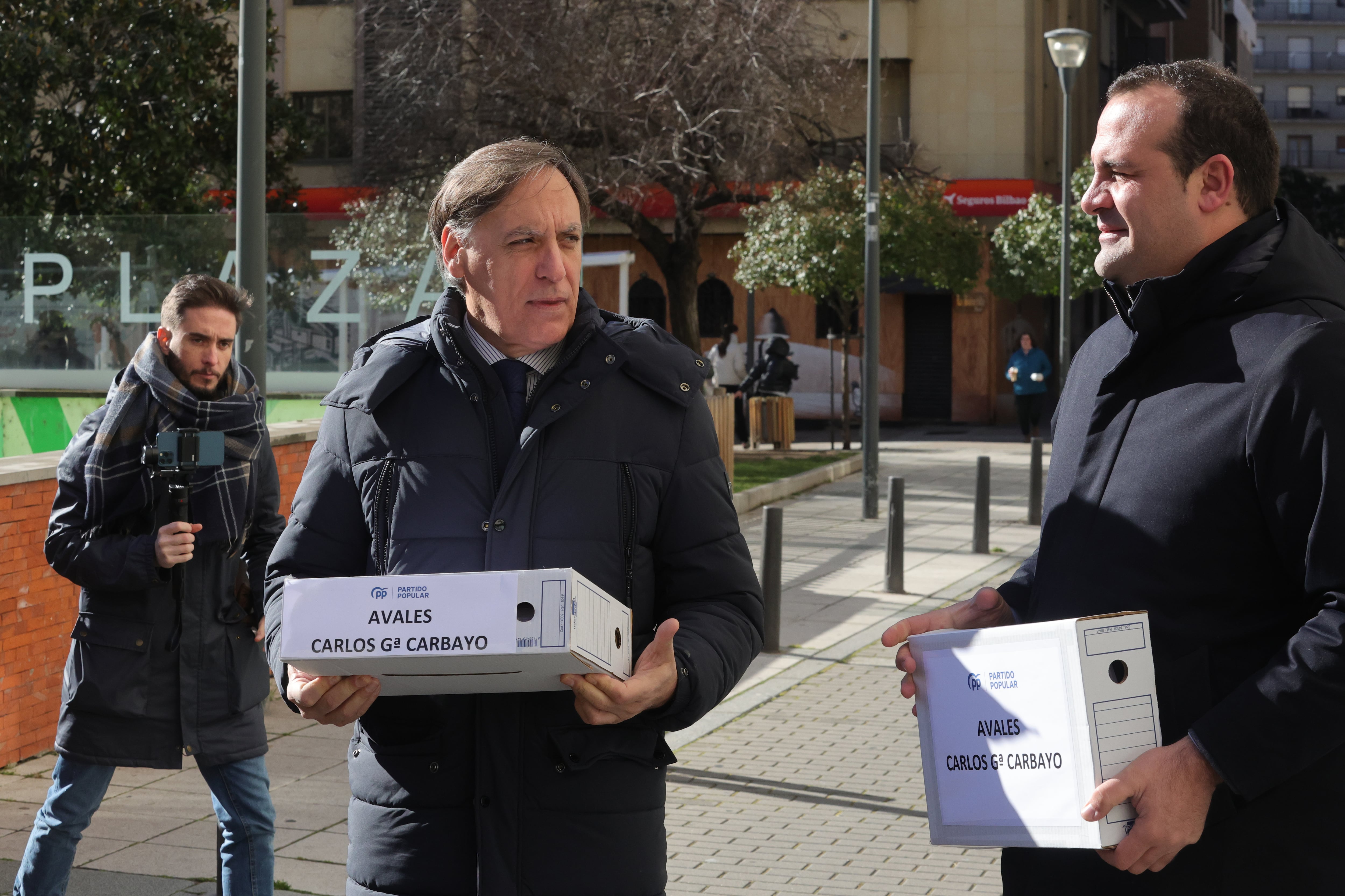 Carlos García Carbayo junto a David Mingo en la presentación de los avales EFE/J.M.GARCIA