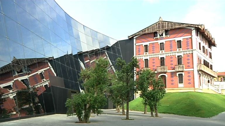 Fachada del Museo Balenciaga.