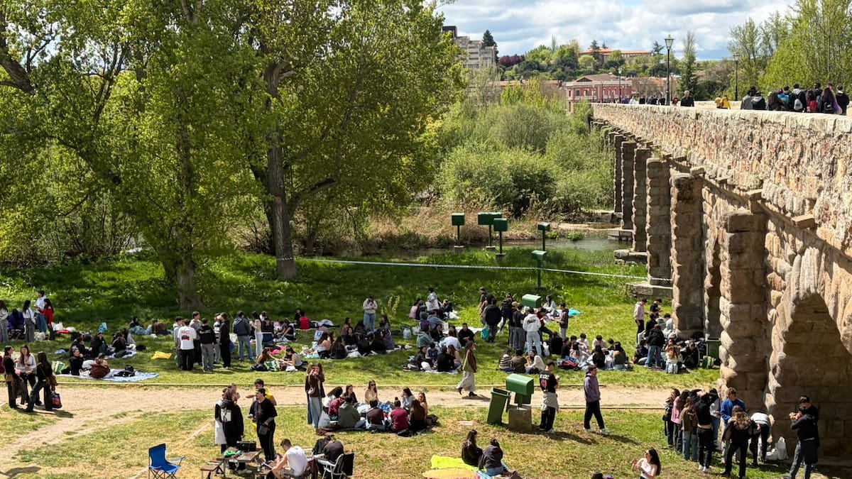 Salamanca empieza a vivir su Lunes de Aguas de 2026 pendiente del cielo, con frío y con el gran apagón olvidado