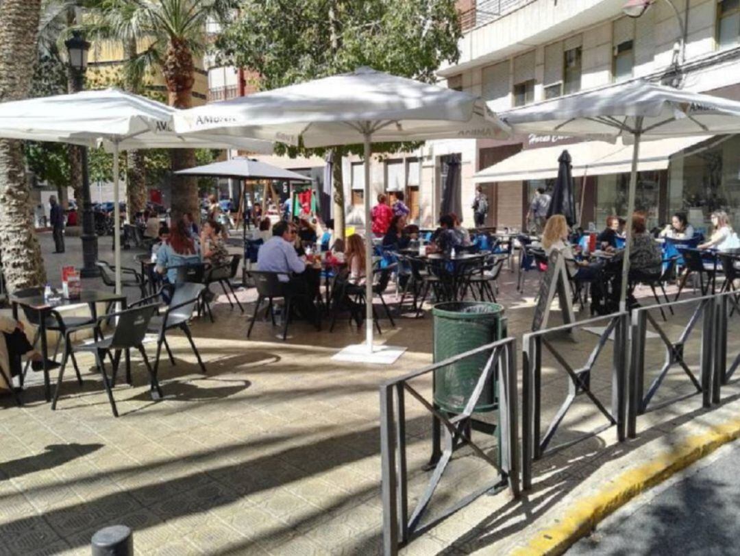Una terraza de Elche antes del Estado de Alarma