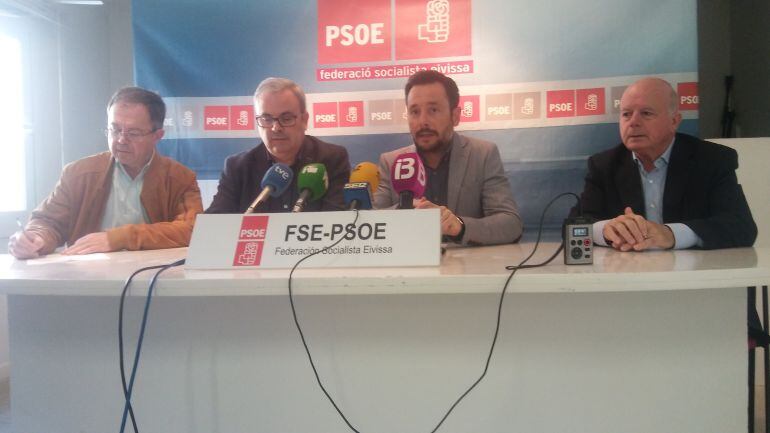 Imagen de archivo de presidente del Consell y alcaldes socialistas