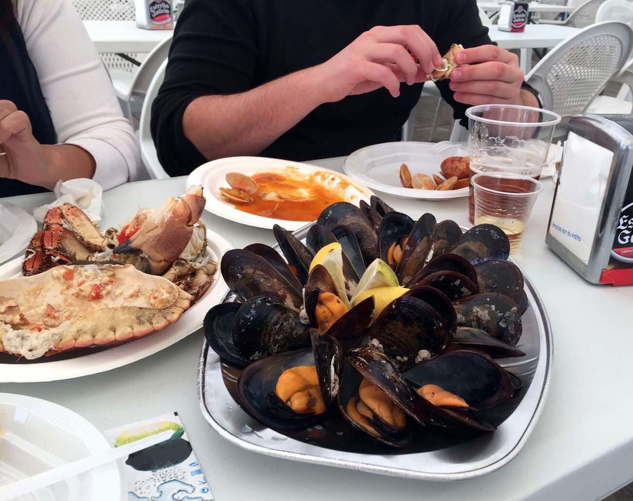 Del jueves 28 de septiembre al domingo 1 de octubre, la calle Urano se llenará de puestos en los que los vecinos podrán degustar los productos típicos de la gastronomía gallega