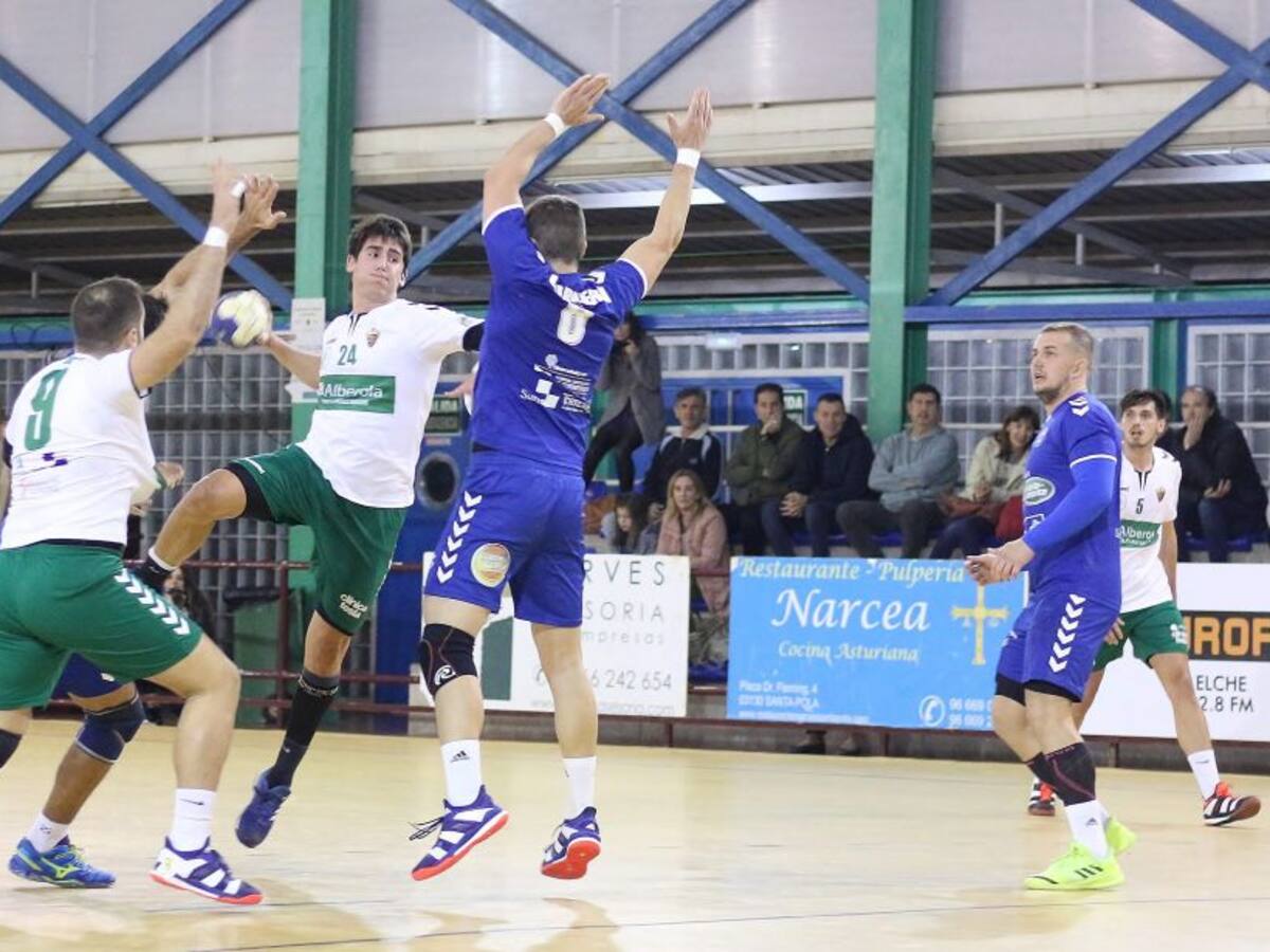 El Club Balonmano Elche V. Alberola vuelve a ganar y es quinto en la Liga